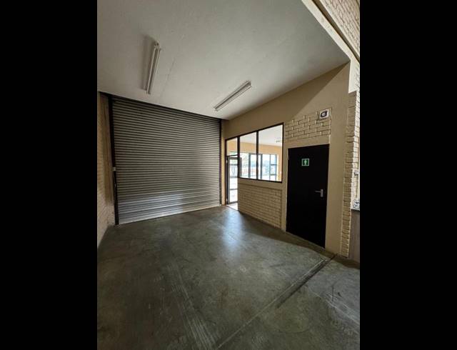 INDUSTRIAL PROPERTY TO RENT IN POMONA